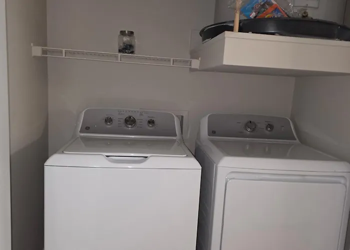 Modern Industrial With Private Garage Queen Bed Workspace In-unit Laundry Appartement Fort Worth
